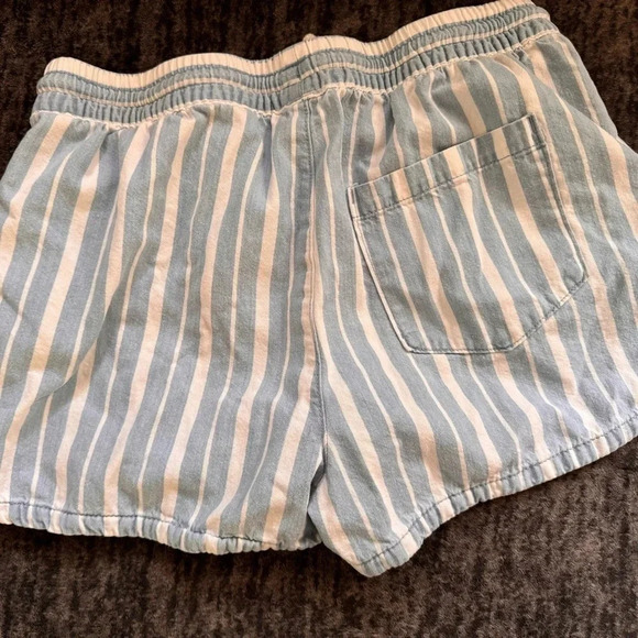 Aerie Shorts Womens Size XSmall Drawstring Pull On White Blue Striped Mid Rise - Picture 2 of 3